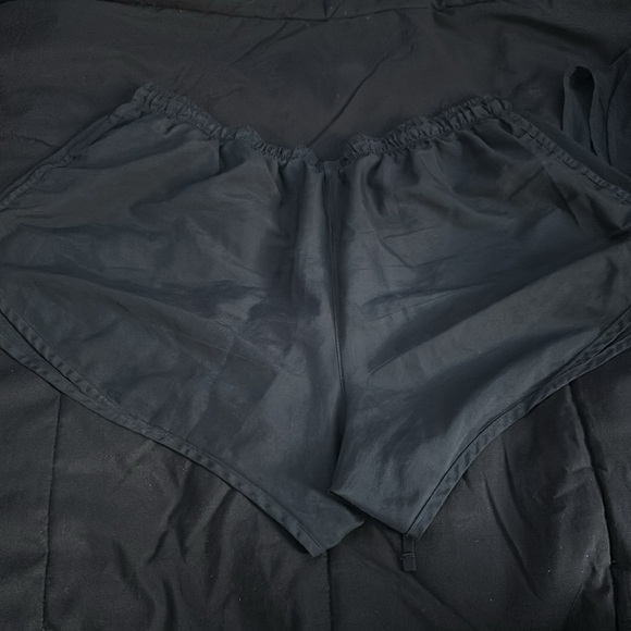 Two pairs of Nike Dri-Fit shorts, Color:Black, Size: XL - Picture 4 of 9